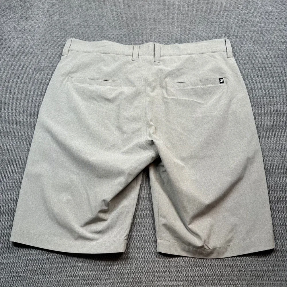 TravisMathew Golf Shorts Mens 33 Khaki Tan   Stretch Performance Casual